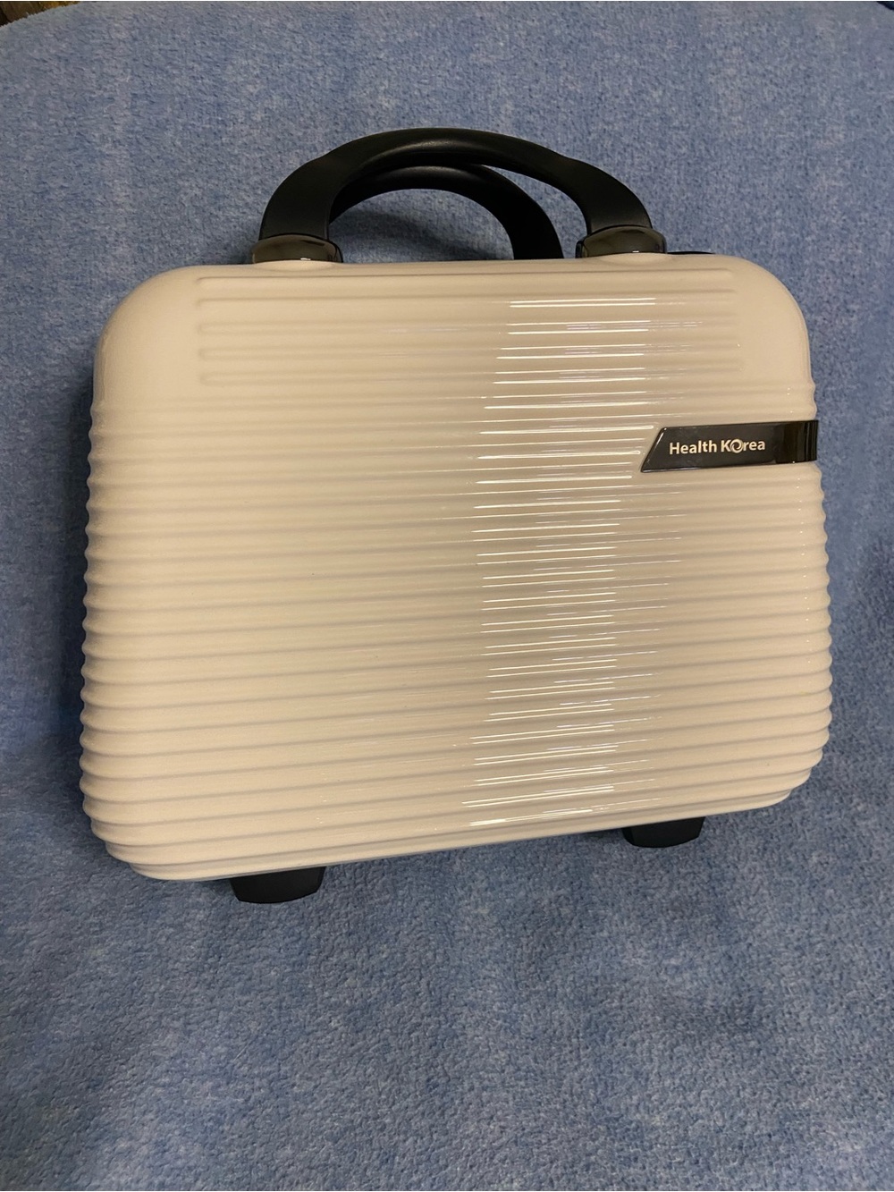 HEALTH KOREA White Hardshell CF LED Mask Travel Case